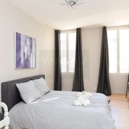 Duplex In The Banane By Vaneau * Cannes
